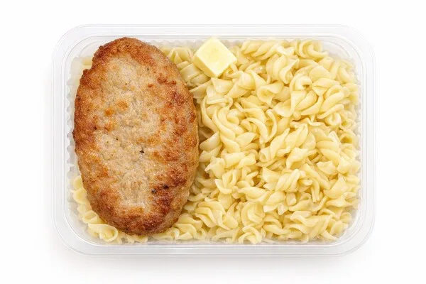 Котлета домашняя с макаронами отварными