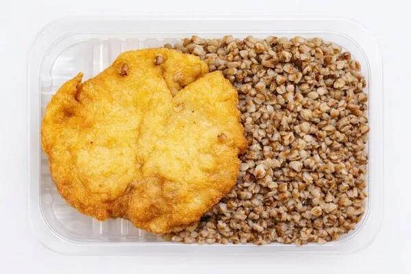Отбивная куриная в кляре с кашей гречневой